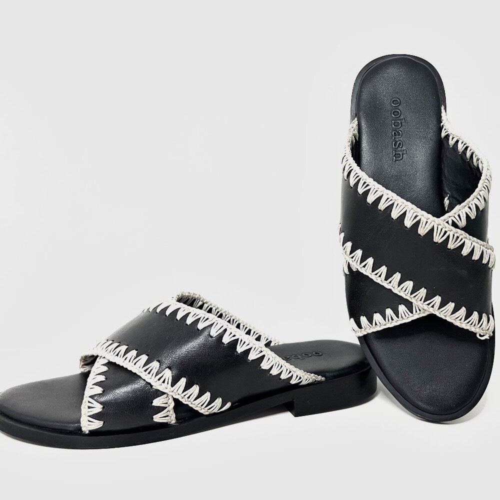 Qianna black Leather weaved sandal